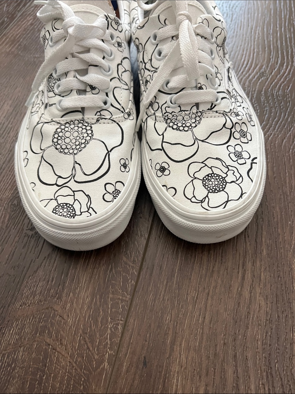 Vans Era U White Floral Canvas Lace-Up Sneakers - Picture 6 of 8